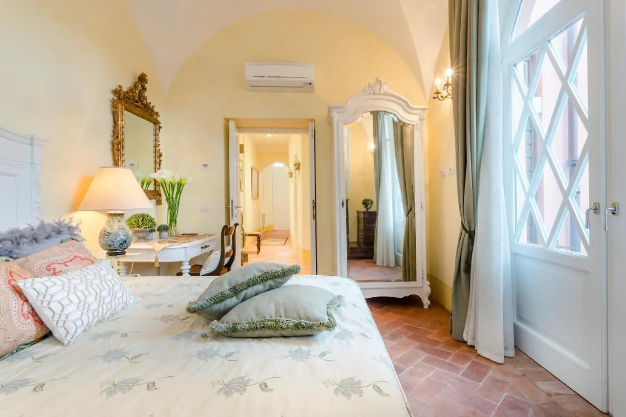 Casa Vera, Exquisite 2 Bedrooms 2 Baths Apartment With Garden, A/C, Close To Parking Lucca
