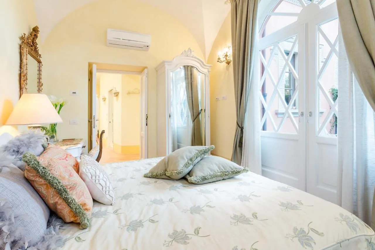 Casa Vera, Exquisite 2 Bedrooms 2 Baths Apartment With Garden, A/C, Close To Parking Λούκα 0*,  Ιταλία